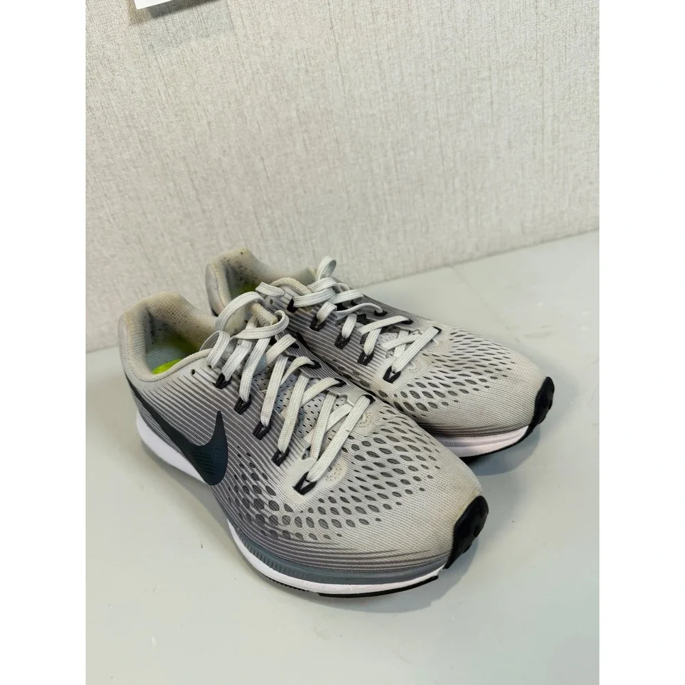 Nike Air Zoom Pegasus‎ 34 Women's Size 8 Running Shoes Gray
